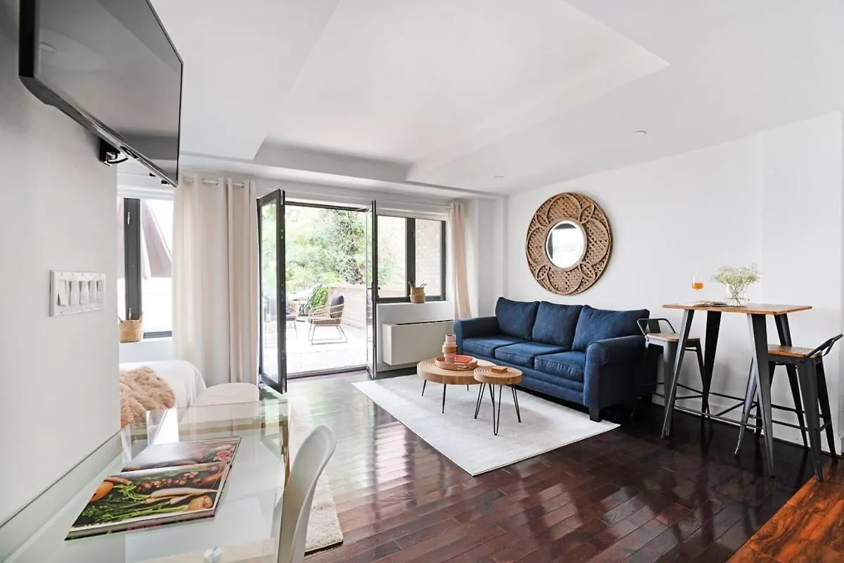 809-2B Studio With A Private Terrace By Columbus Circle ニューヨーク アパート