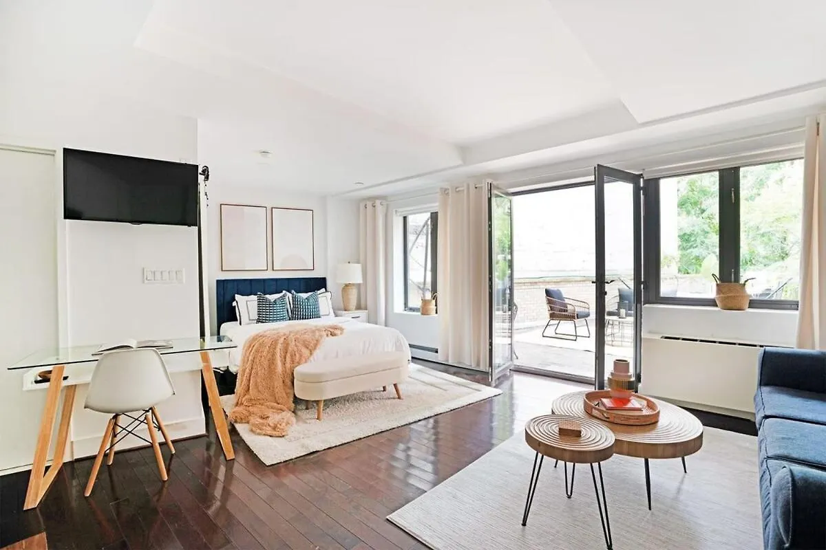 809-2B Studio With A Private Terrace By Columbus Circle ニューヨーク